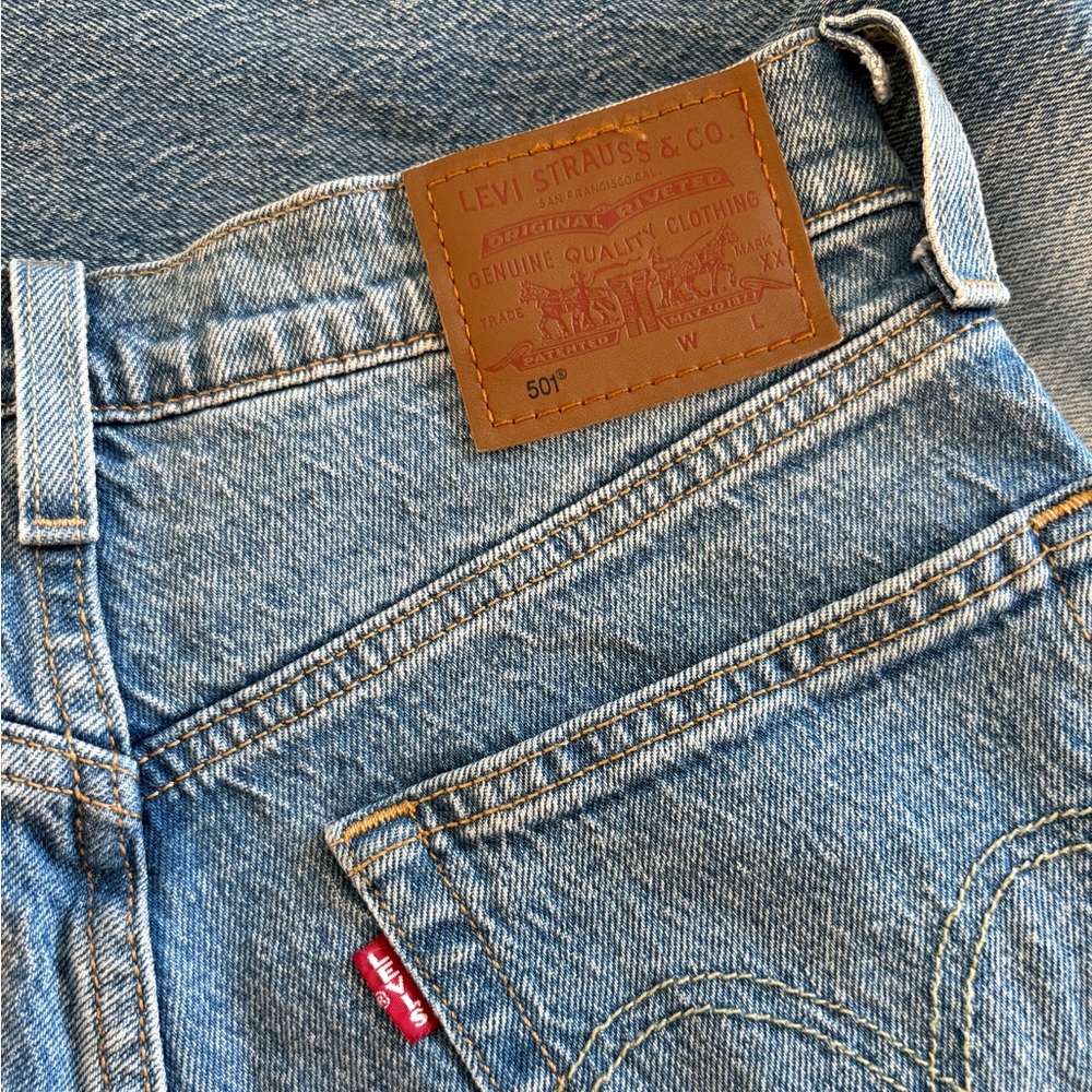 Levi’s - Women’s 501 - Size 25, 30L